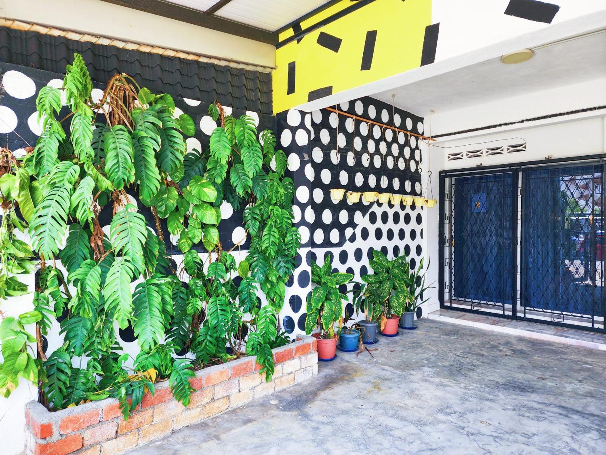 Station 18, Depan Aeon Ada Rainforest Loft 1 *